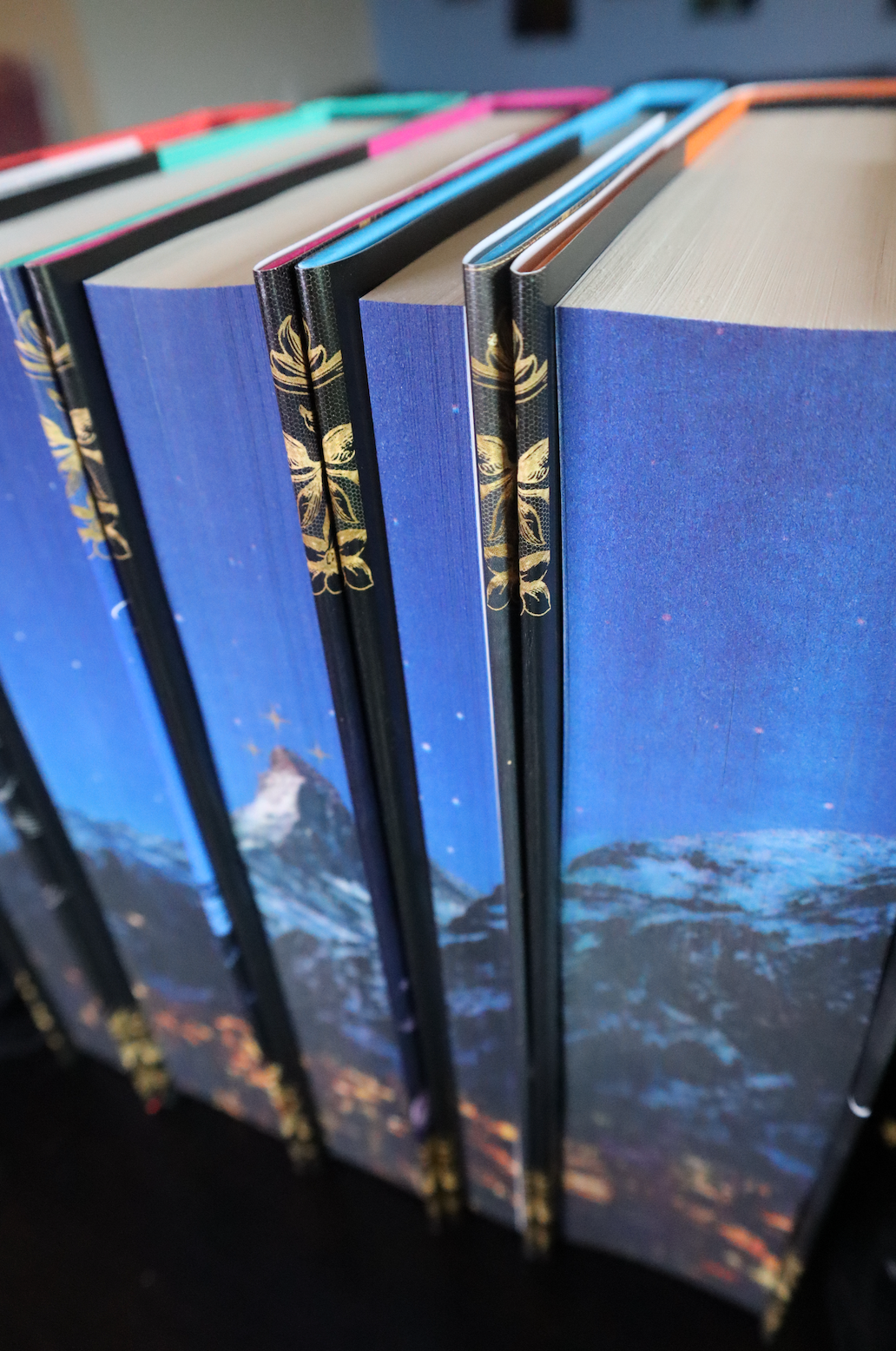 Velaris X ACOTAR Special Edition Book Box Set with Velaris Printed Pages